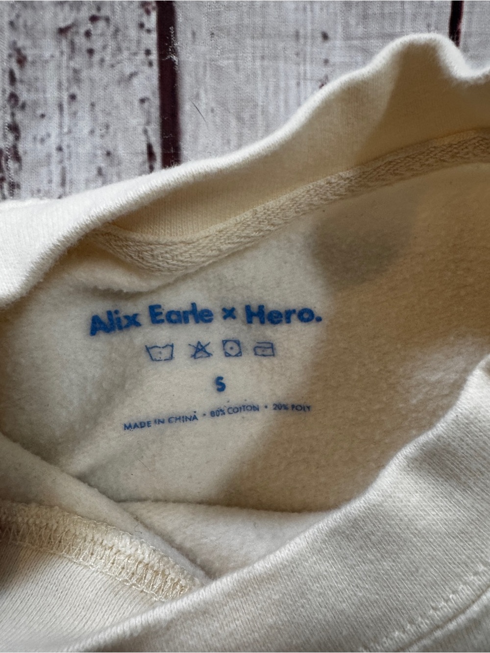 Alix Earle x Hero Mini Crewneck Sweatshirt Small - Picture 5 of 9